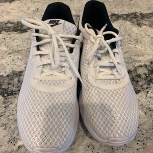 Like New!  Women’s 9.5  Nike Tantun Athletic Shoes